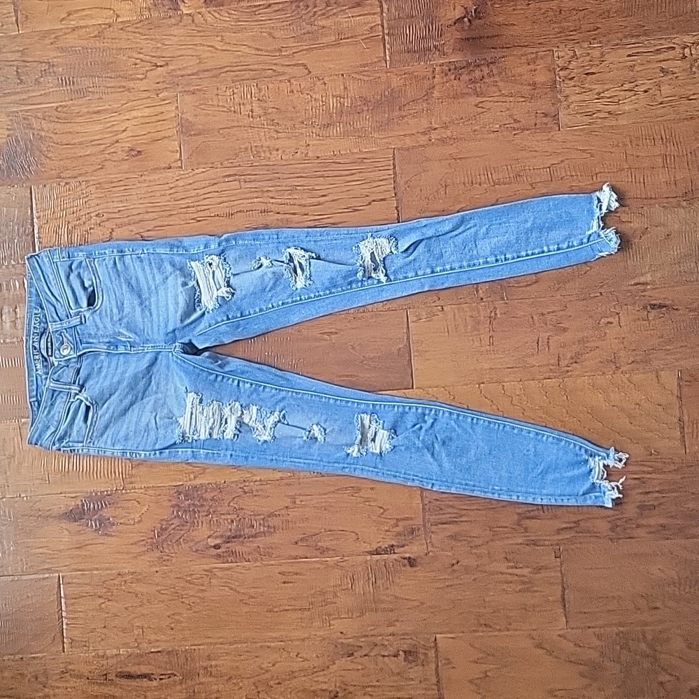 American Eagle distressed skinny jeans, Size 2